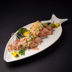 Nigiris Salmón Flambeados con guacamole