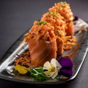 geishas de salmon hot spicy